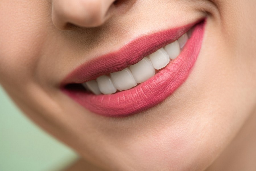 Sekrety pięknego uśmiechu i białych zębów