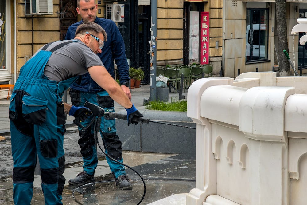 Techniki czyszczenia elewacji budynków